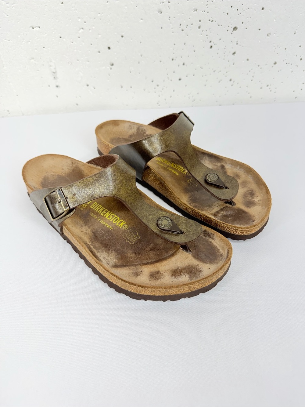 Birkenstock Women’s size 41 / 10 Men’s 8 Gizeh Bronze Brown Thong Sandals